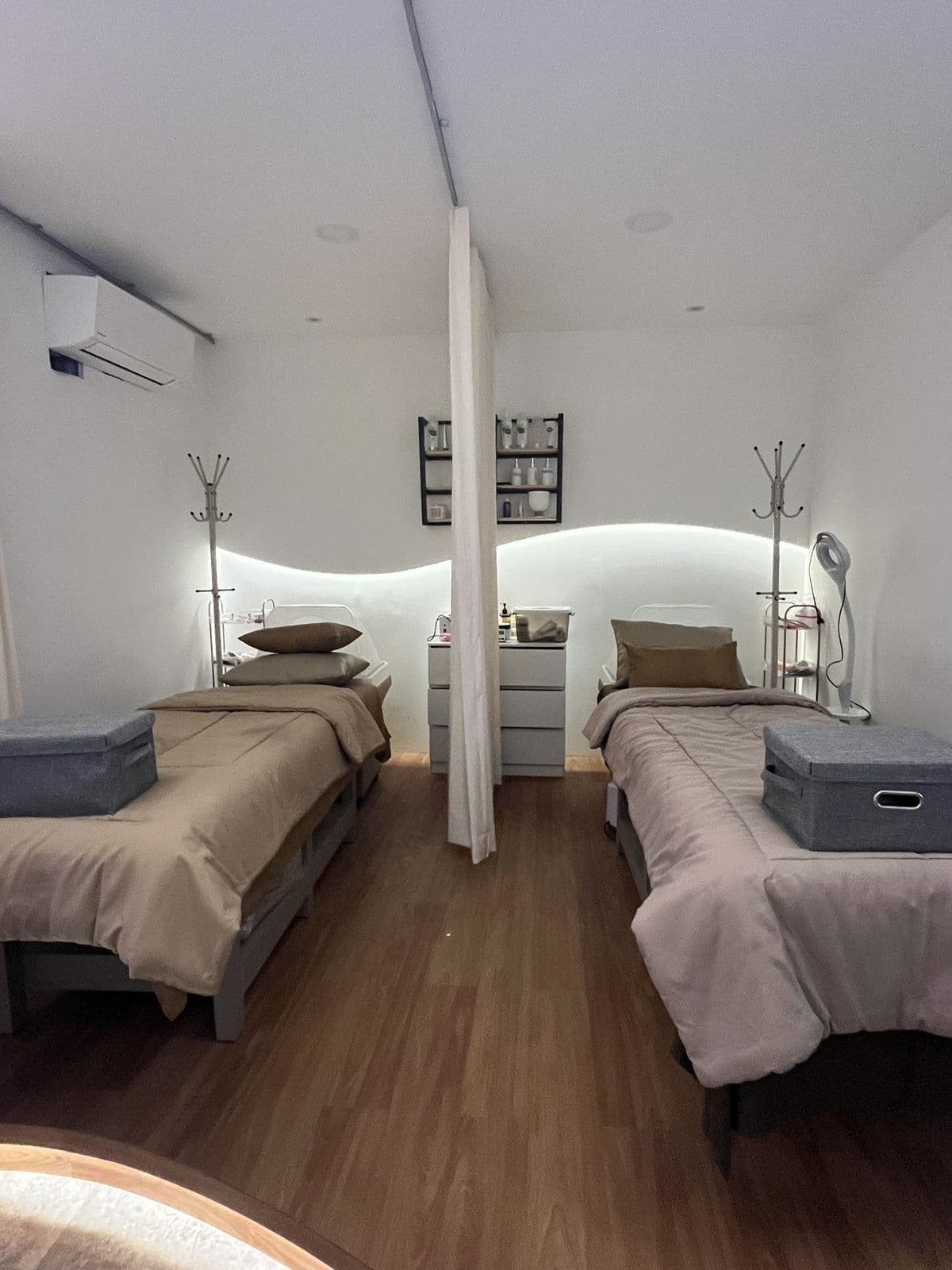Ruang treatment Mooi Kedoya